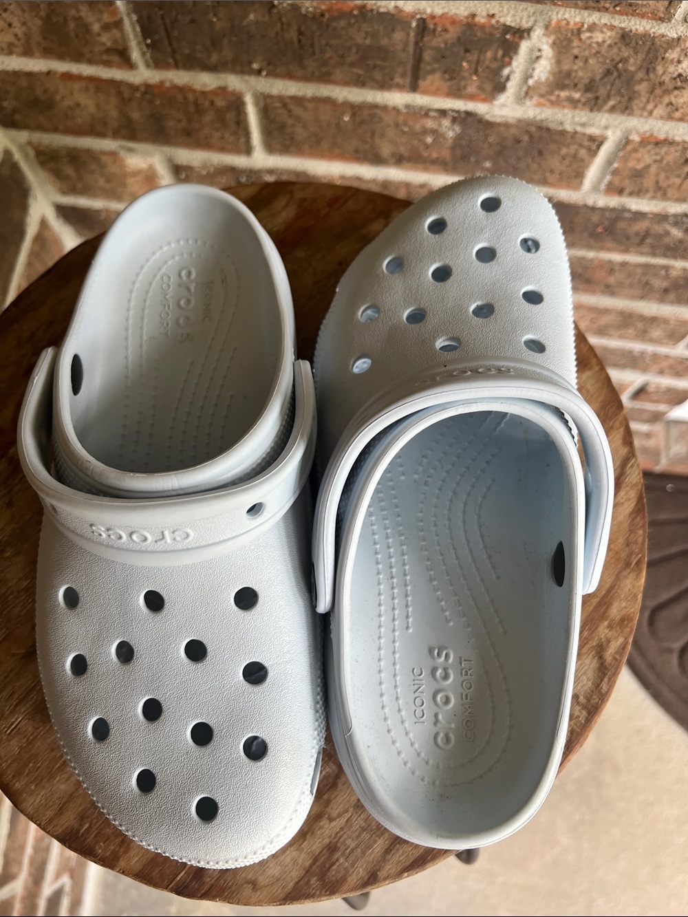 CROCS Women’s Iconic Comfort Classic Clog Light Blue Size 8
